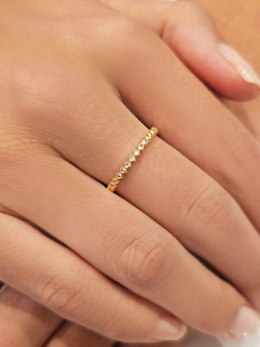 "Dainty" ring