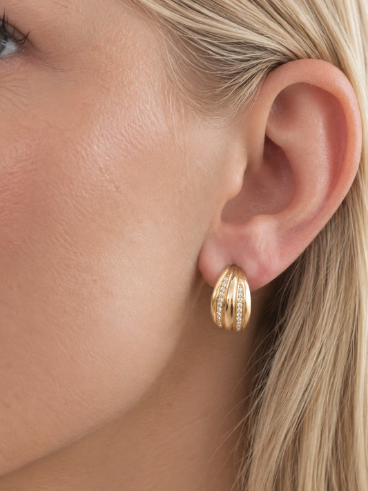 UITVERKOCHT Sculpted Spark Hoop Oorbellen – 18K Verguld Goud